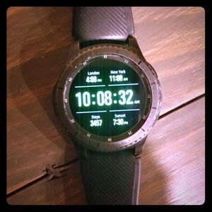 Samsung Gear S3 Frontier smart watch